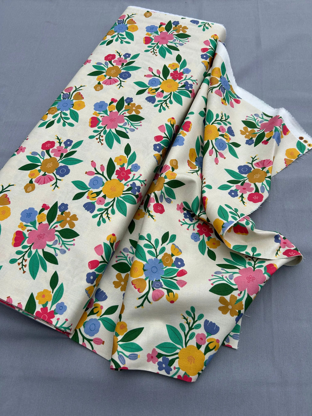 Bouquets organic cotton - Cloud 9 Cherry Fabrics