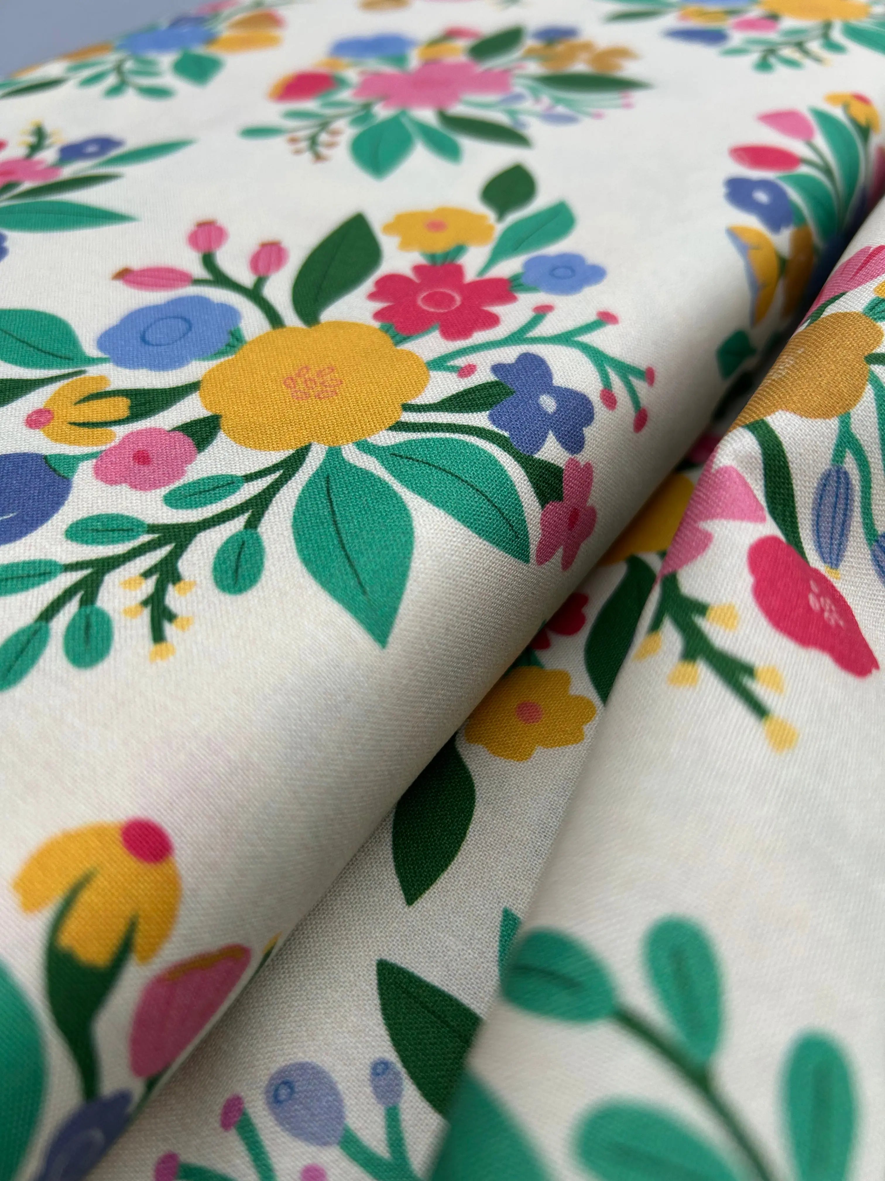 Bouquets organic cotton - Cloud 9 Cherry Fabrics